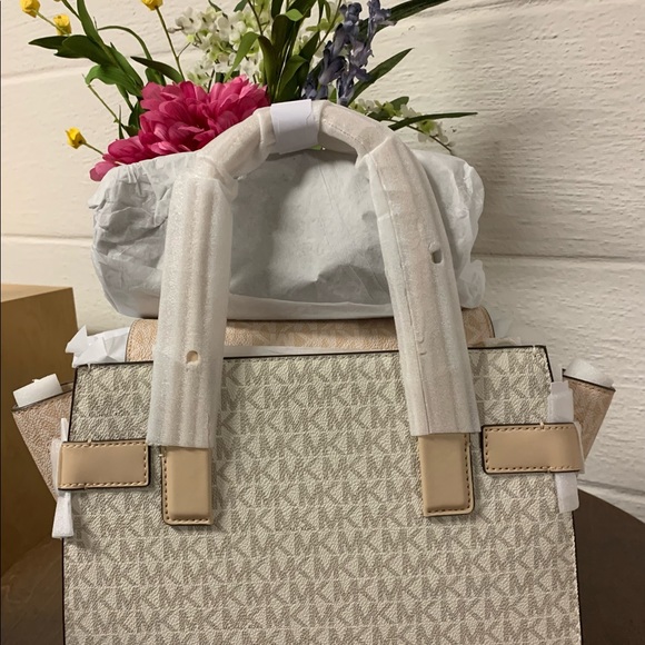 NEW Michael Kors Carmen Medium Color-Block Logo Satchel - Picture 2 of 5